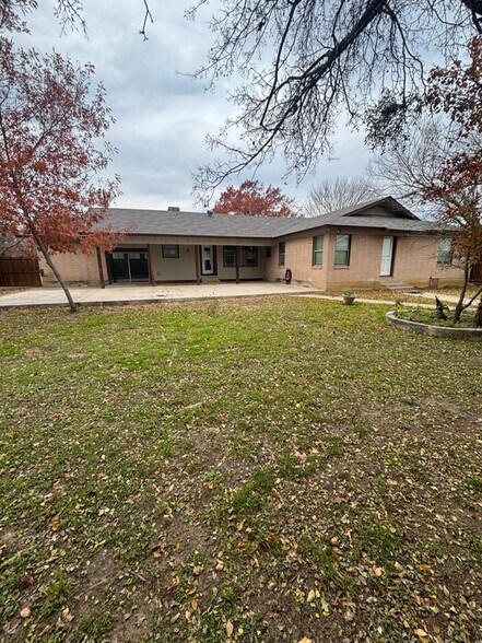 Building Photo - 1201 Scotland Ave