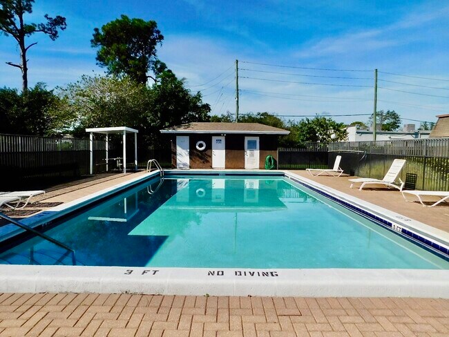 Building Photo - 4155 Turnberry Cir