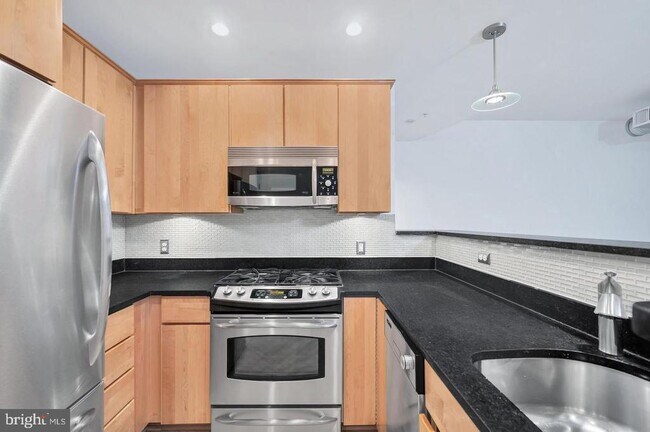 Building Photo - 1209 13th St NW