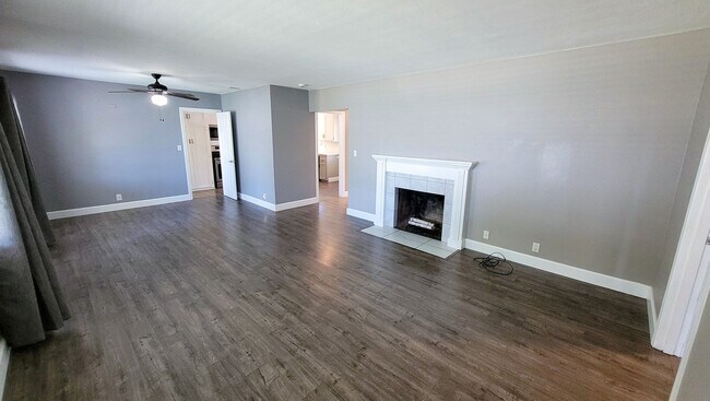 Building Photo - 4 Bed 2 Bath House in East Whittier Availa...