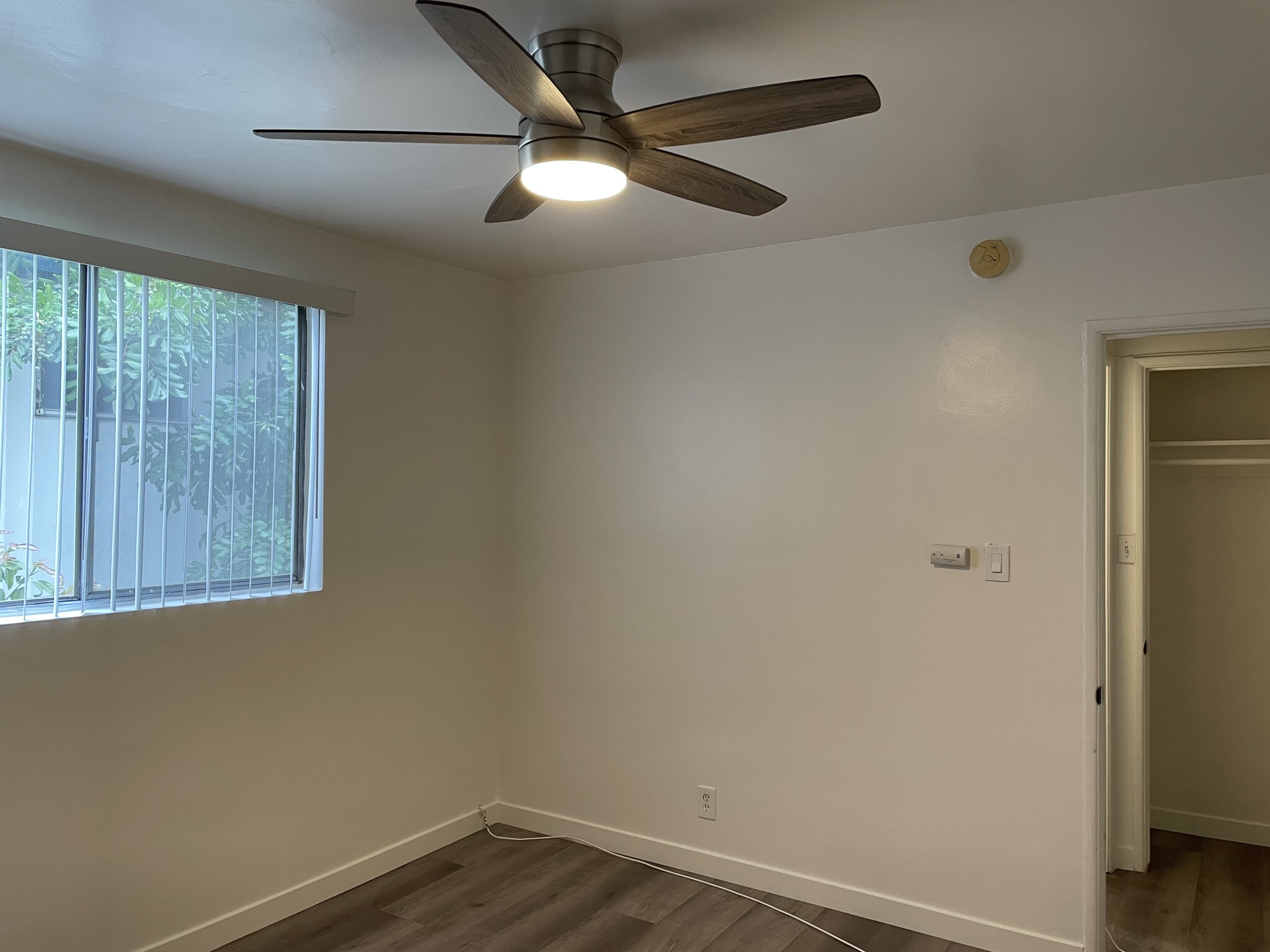 Building Photo - 423 S Sherbourne Dr