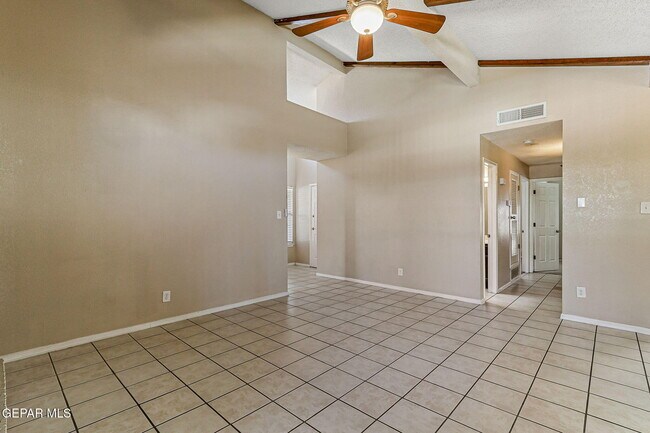 Building Photo - 11781 Jennifer Dr