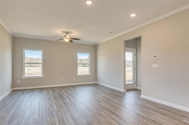 Building Photo - 113 Essence Dr