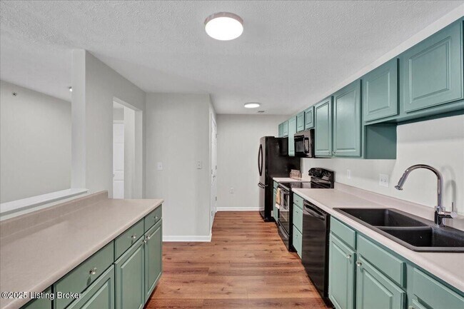 Building Photo - 6406 Shelton Circle