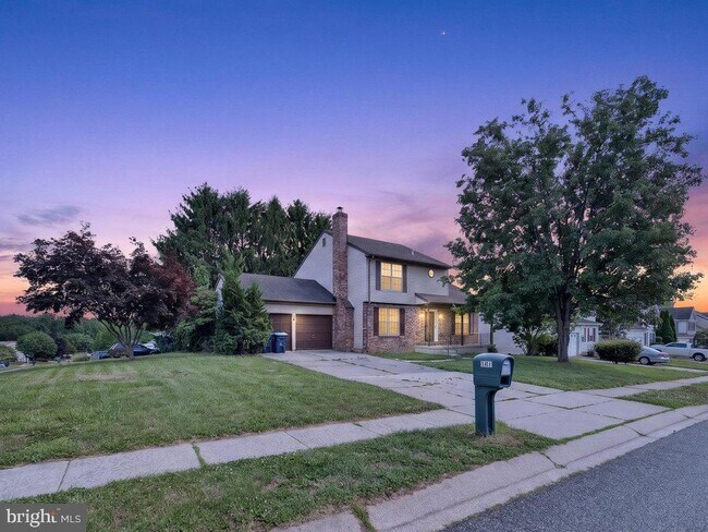 Building Photo - 801 High Plain Dr