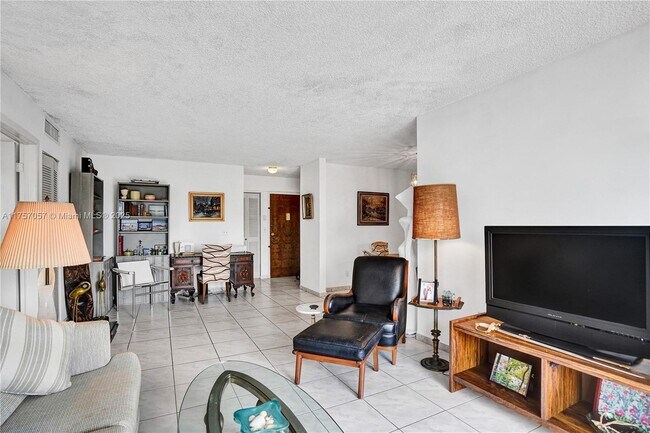 Building Photo - 7150 Indian Creek Dr