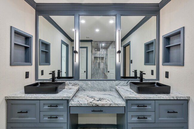 Building Photo - 18 N Star Ridge Cir