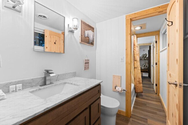 Building Photo - 2140 Battle Hill Rd