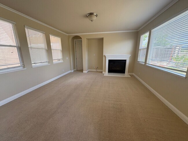 Building Photo - Spacious 3,400 sq foot home. 4 bedroom 4 bath Prime San Jose location