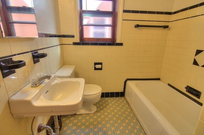 Building Photo - 4257 Bates St