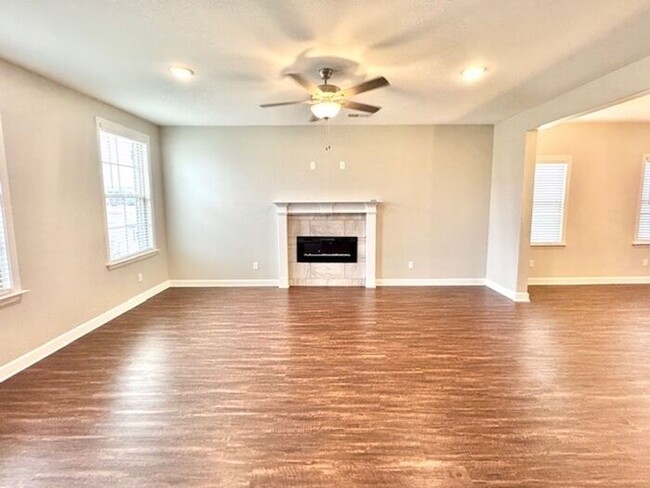 Building Photo - Now Leasing In Sommerville Brand New 4 Bed...