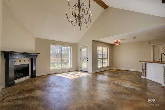 Building Photo - 200 Hawthorne Cir