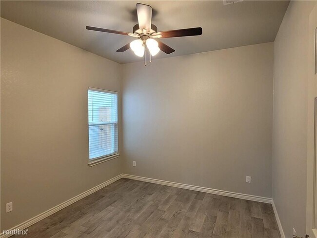 Building Photo - 3 br, 2 bath Duplex - 615 County Road 306 A A