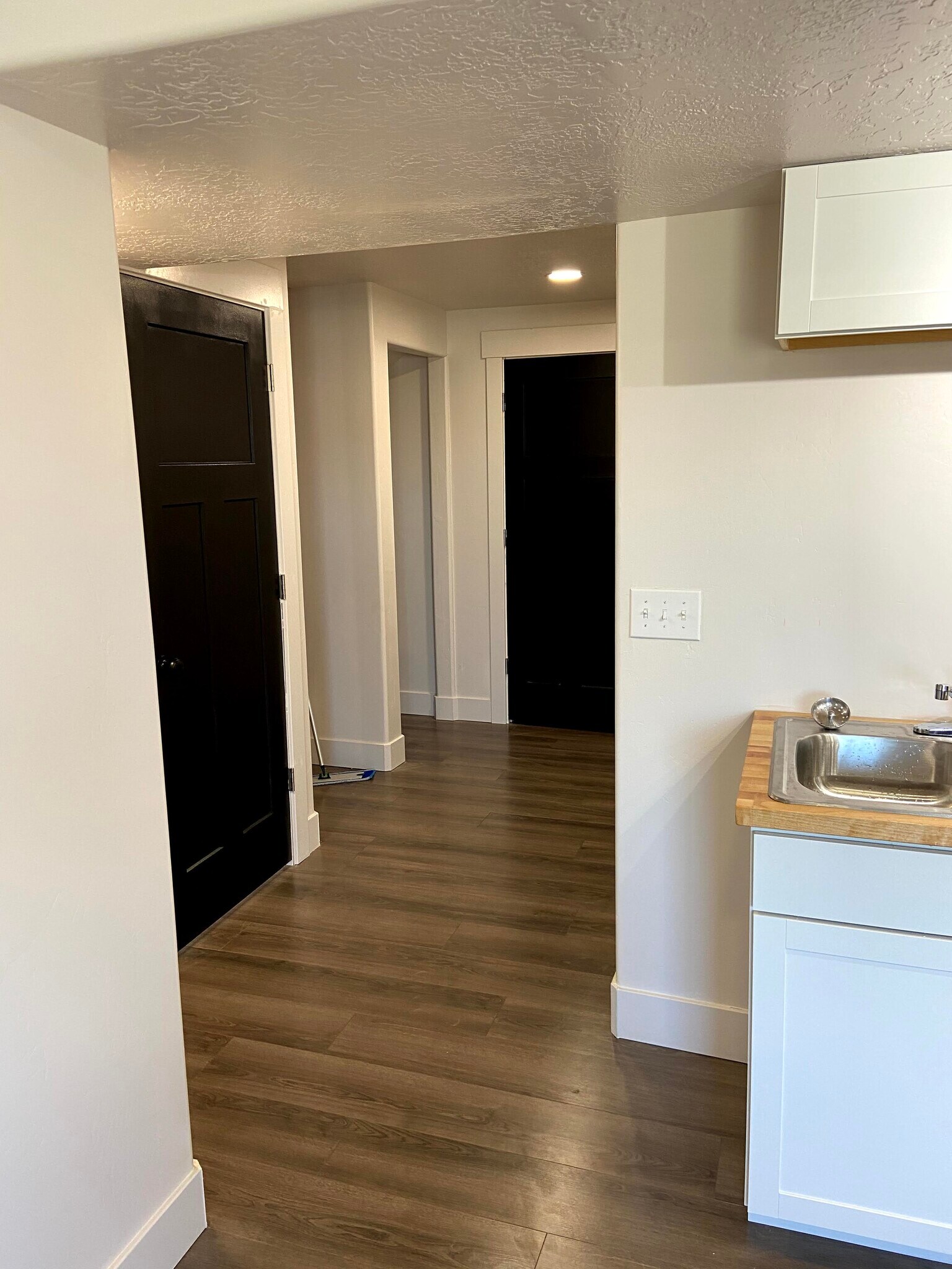 Building Photo - 4941 E Silver Ridge Rd