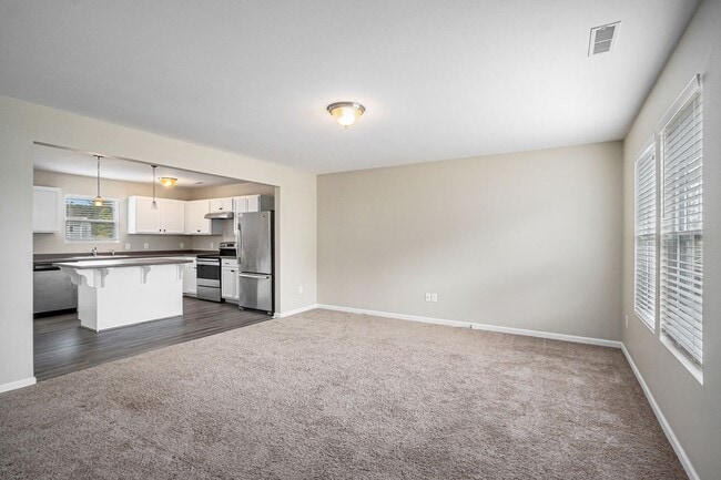 Building Photo - Newer 4 Bedroom for Lease