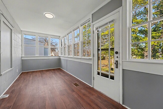 Building Photo - Charming Renovated Home Near U of M – Featuring Expansive Workshop & Garage