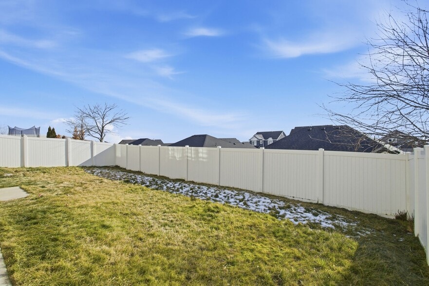 Building Photo - 617 W 4050 N