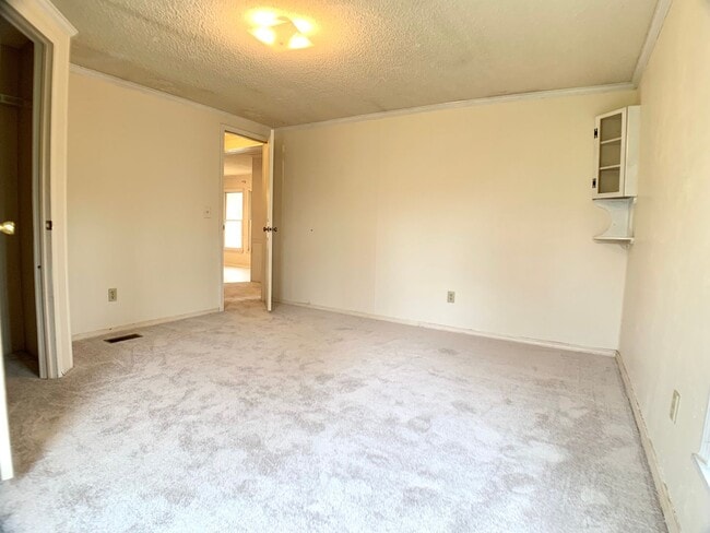 Building Photo - 2551 Farm Cir