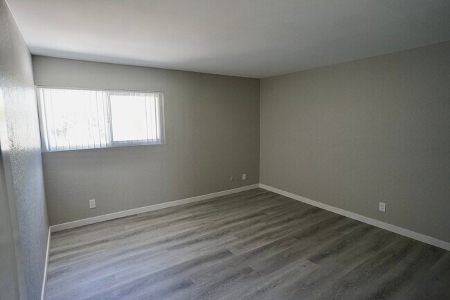 Building Photo - 8101 Larson Ave