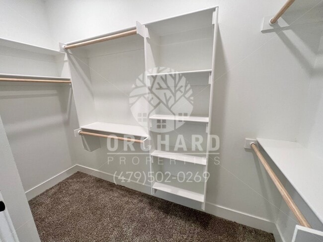 Building Photo - Single Family Home- Well-Sought After Well...