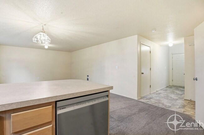 Building Photo - 3000 Cherry St