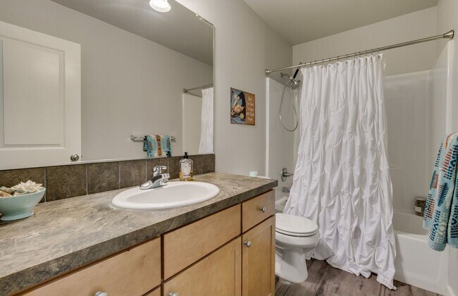 Building Photo - Spacious Happy Valley Townhome Featuring Three Bedrooms, Two Balconies & Attached Garage