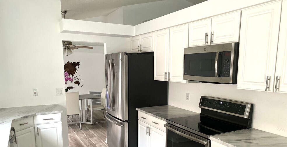 Building Photo - 2840 Runyon Cir