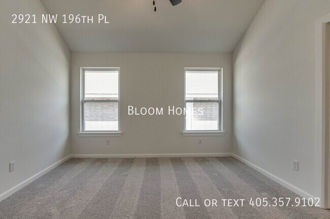 Building Photo - 2921 NW 196th Pl