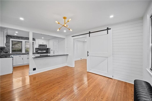 Building Photo - 30 Acorn Terrace