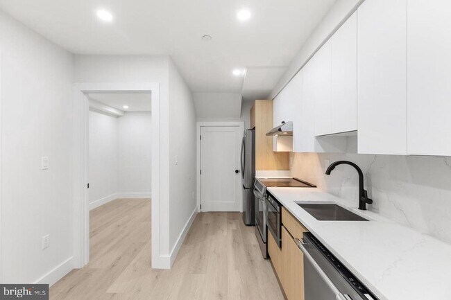 Building Photo - 3923 14th St NW