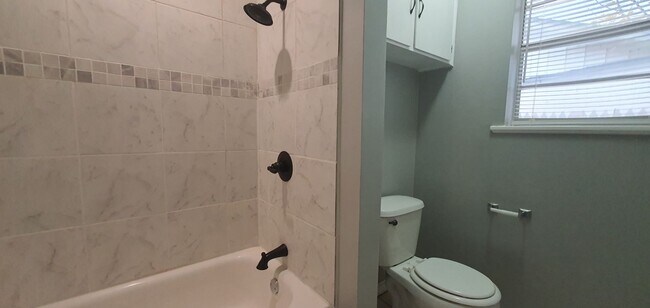 Building Photo - LOVELY 3 bedroom 2 bath home COMING SOON!