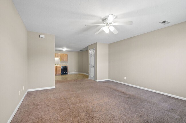 Building Photo - 508 Luxury Dr