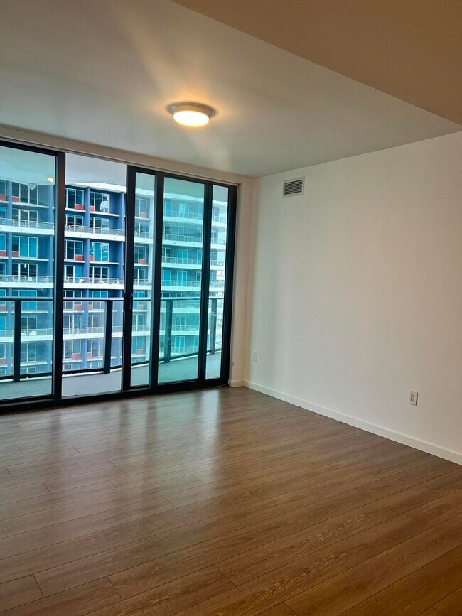 Building Photo - 1300 S Miami Ave