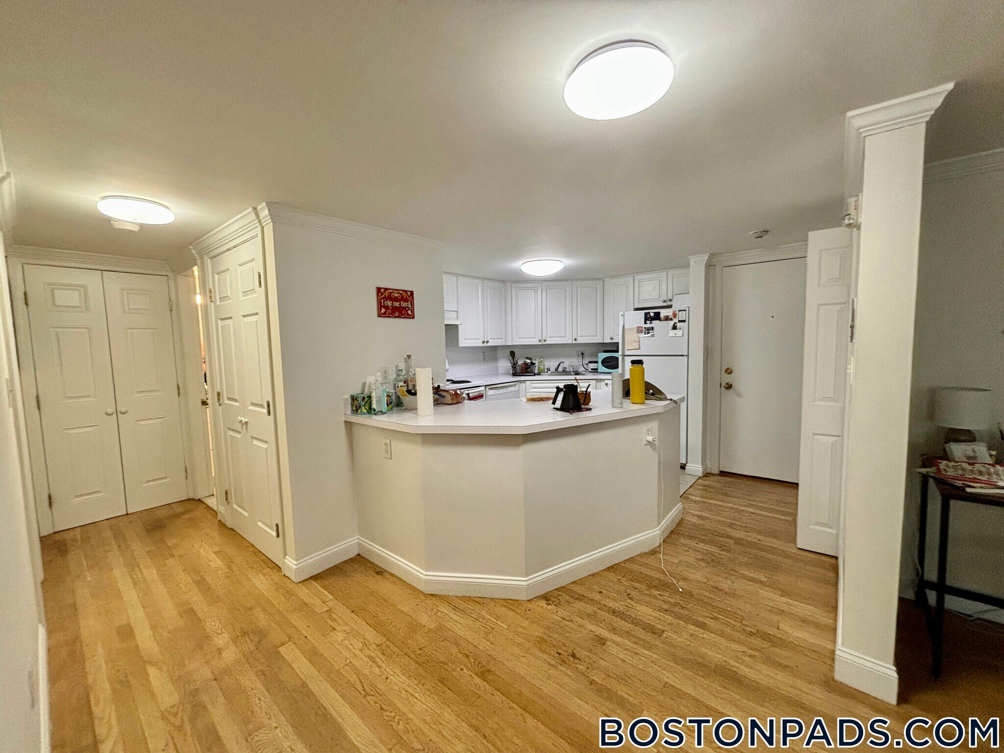 Building Photo - 1539 Beacon St