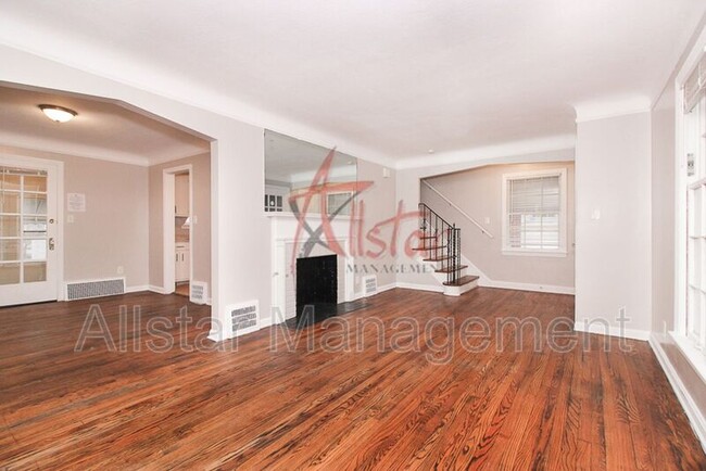 Building Photo - 3801 Woodridge Rd