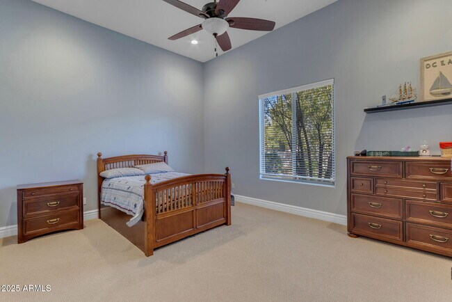 Building Photo - 6938 E Lomas Verdes Dr