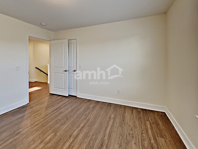 Building Photo - 5205 Lake Maxwell Dr