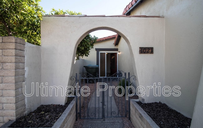 Building Photo - 1021 W Mission Ln