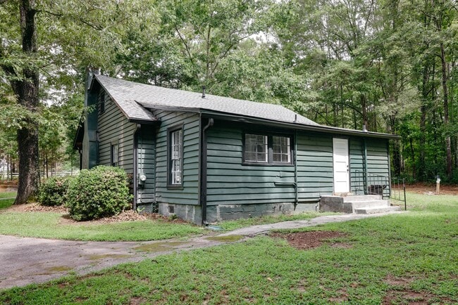 Building Photo - 505 Cherokee Rd