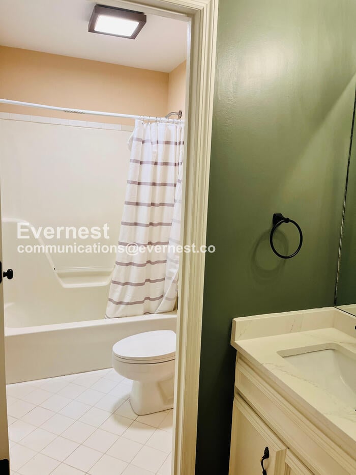 Building Photo - 1420 Calloway Ct