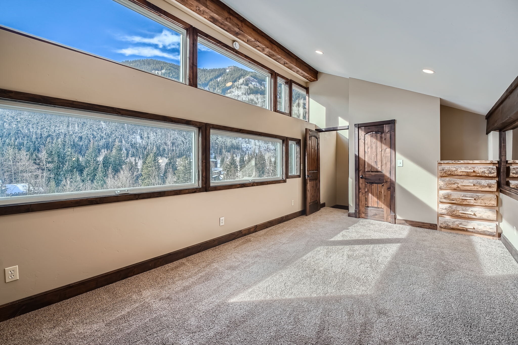 Building Photo - 4595 Bighorn Rd