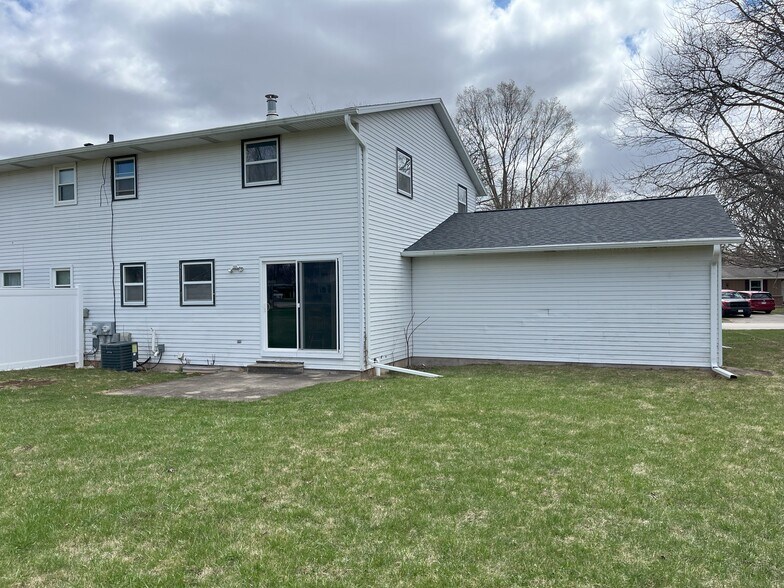 Building Photo - 3632 Glenbrooke Ln