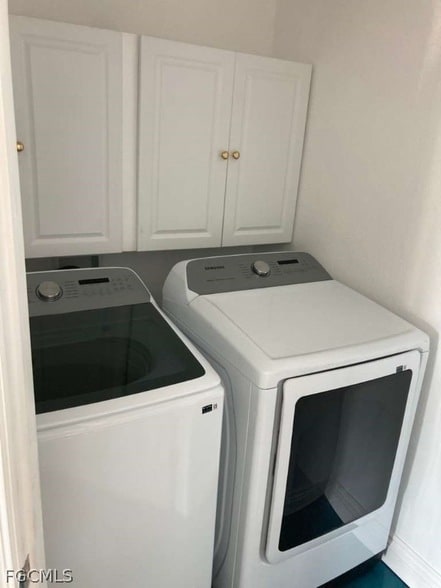 Building Photo - 546 SE 5th Ave