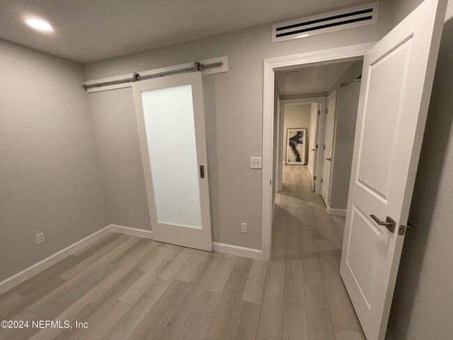 Building Photo - 600 Domenico Cir