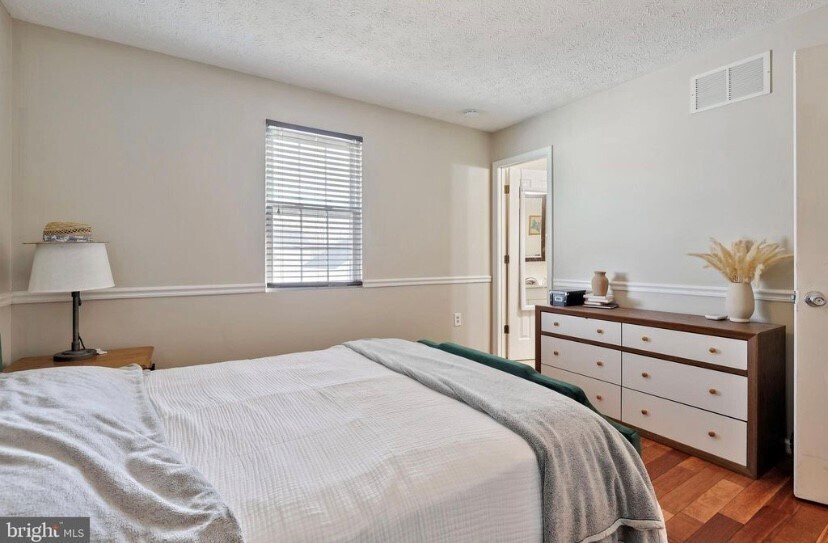 Building Photo - 7867 Pepperbox Lane