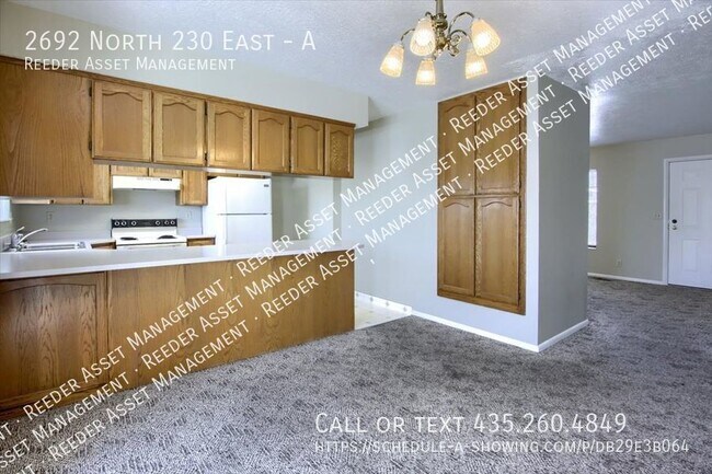 Building Photo - Large 2 Bed/1 Bath Upstairs Apartment In N...