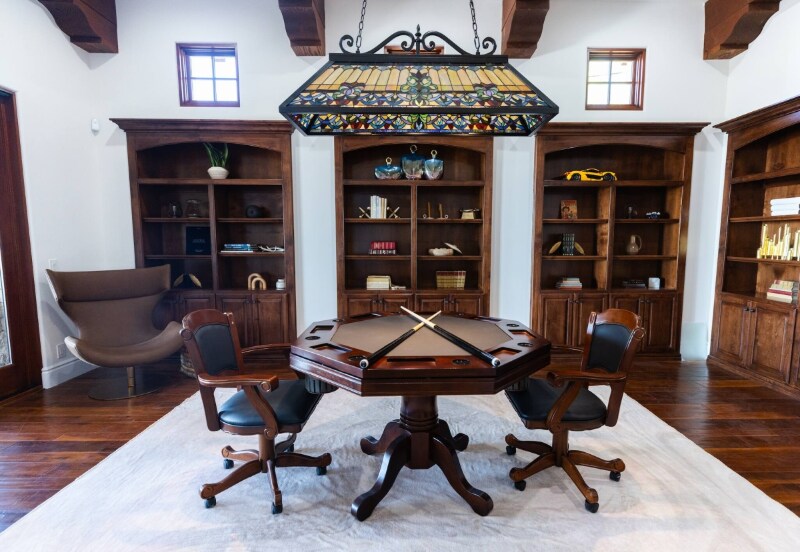 Building Photo - 18000 Sunset Point