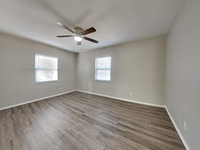 Building Photo - 2320 Auburn St S