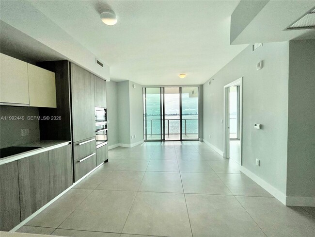 Building Photo - 2900 NE 7th Ave