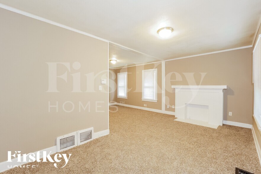 Building Photo - 6220 Tracy Ave